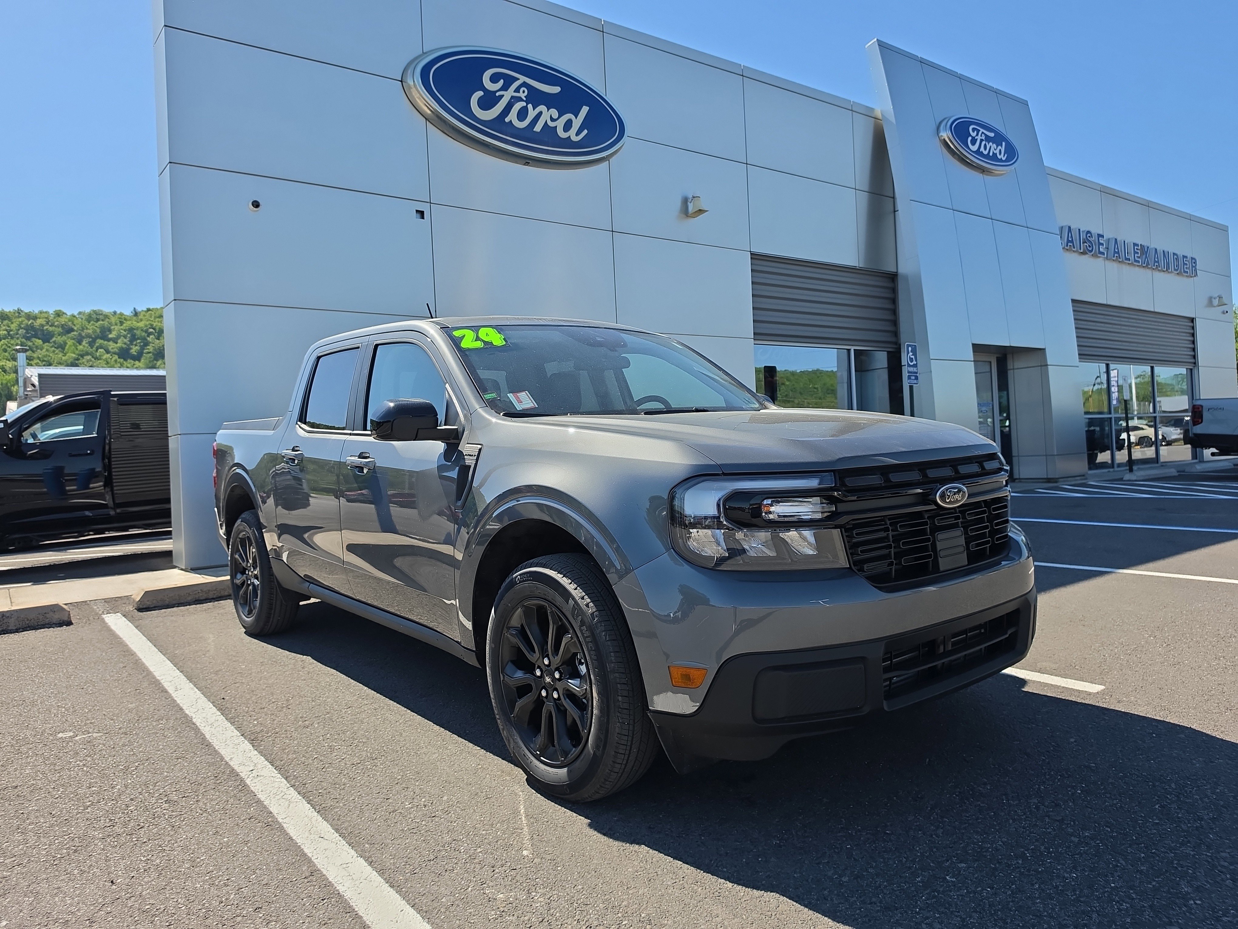 Used 2024 Ford Maverick Lariat w/ Black Appearance Package AWD/4WD video 1