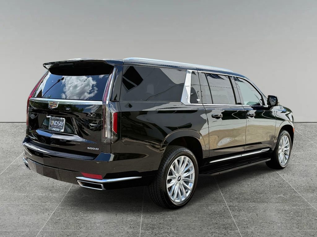 Used 2024 Cadillac Escalade ESV Luxury AWD/4WD image 10