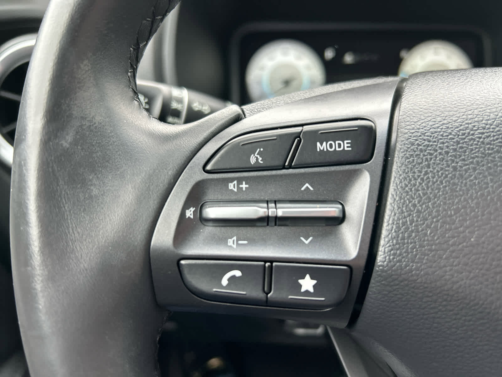 Used 2022 Hyundai Kona Limited image 20