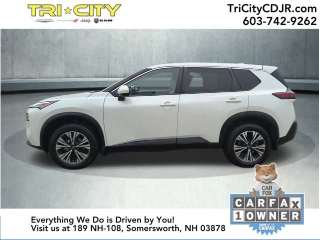 Used 2023 Nissan Rogue SV image 2
