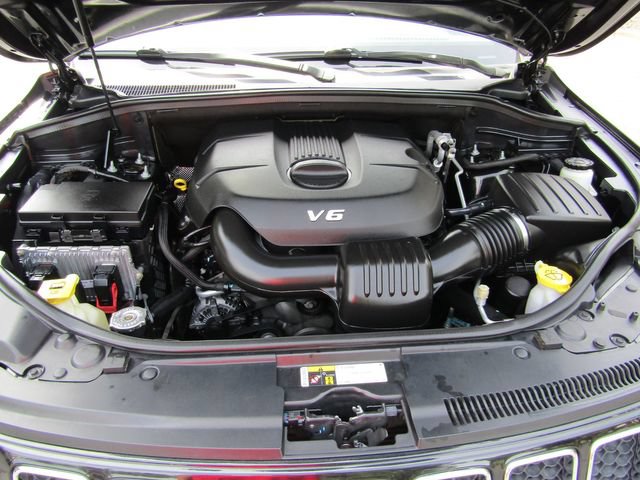 Used 2015 Jeep Grand Cherokee Overland w/ Advanced Technology Group RWD image 9