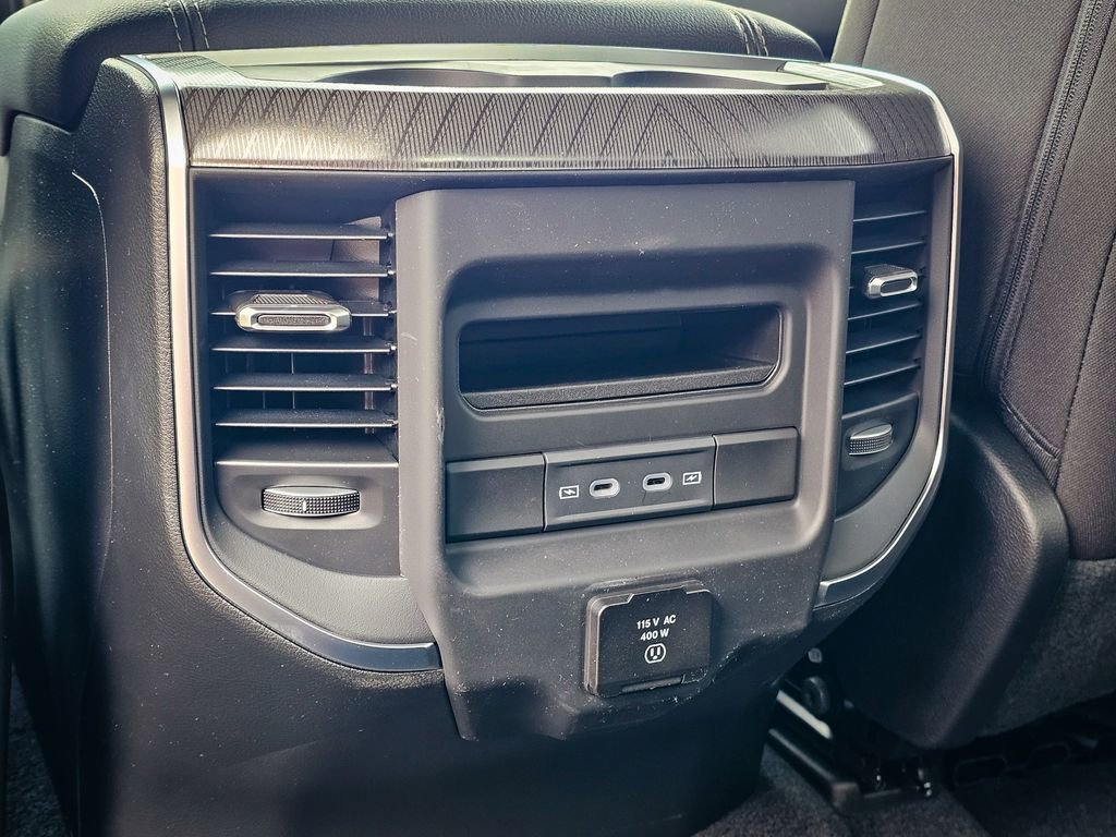 New 2026 RAM 1500 4x4 Crew Cab image 32