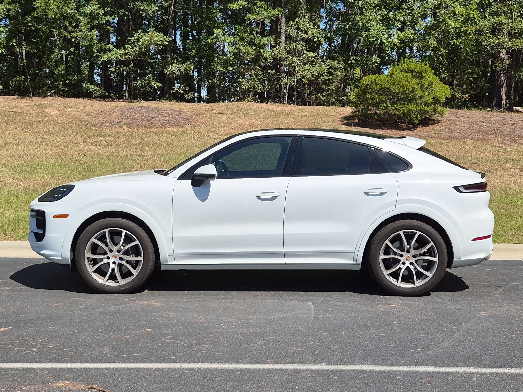 Certified 2026 Porsche Cayenne Coupe AWD/4WD image 2