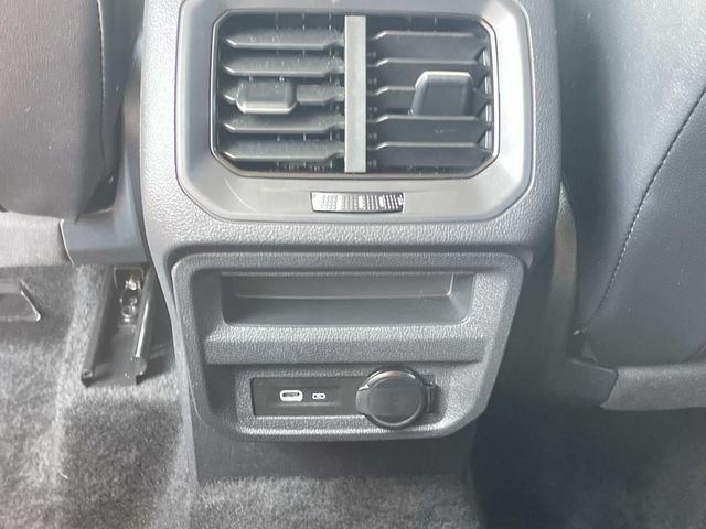 Used 2024 Volkswagen Tiguan SE FWD image 12