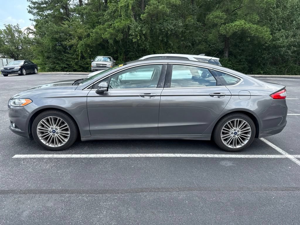 Used 2014 Ford Fusion SE w/ Equipment Group 202A FWD image 2