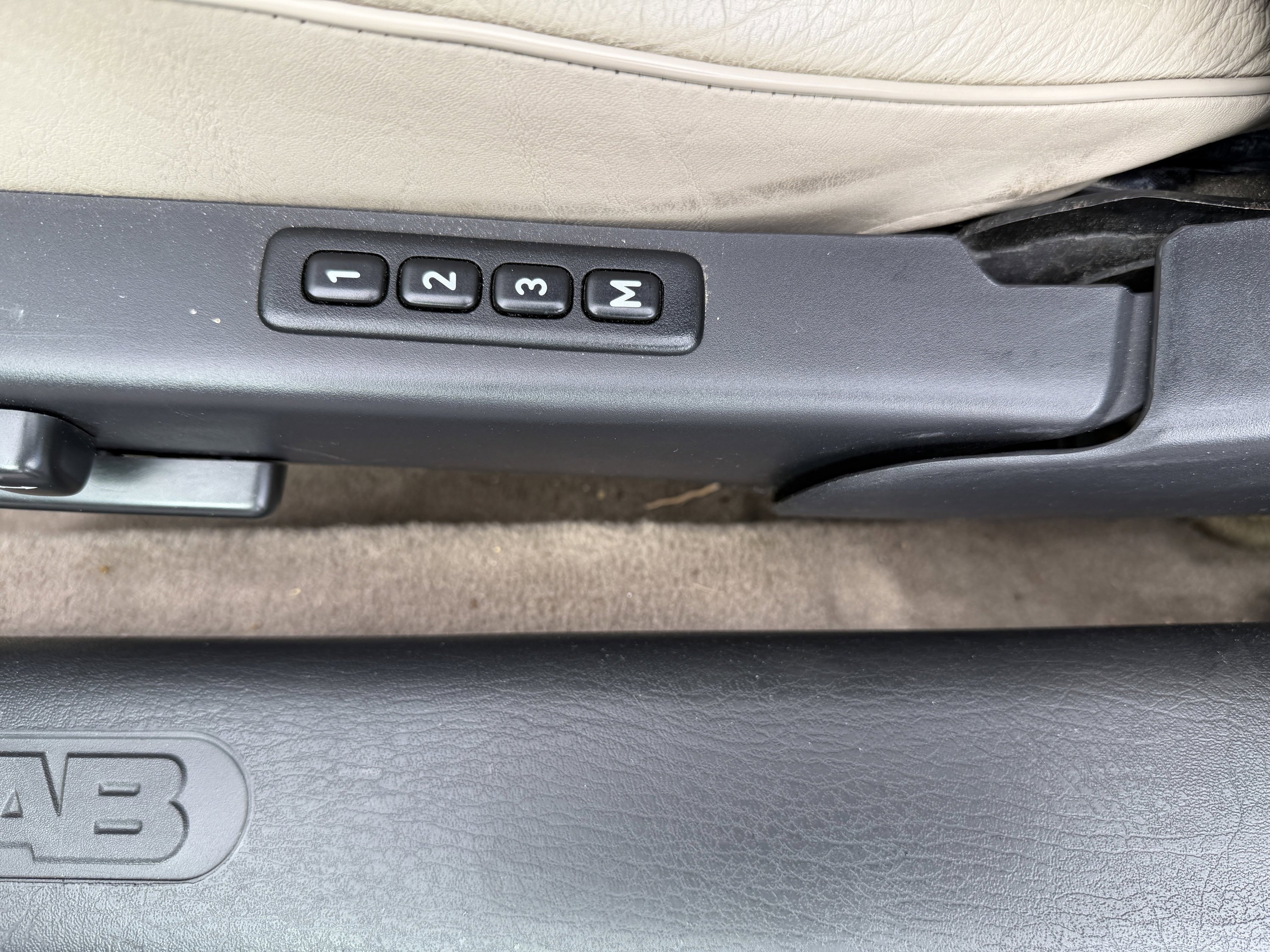 Used 1998 Saab 900 SE Turbo FWD image 15