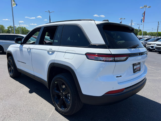 New 2026 Jeep Grand Cherokee Limited w/ Limited Altitude Package AWD/4WD image 5