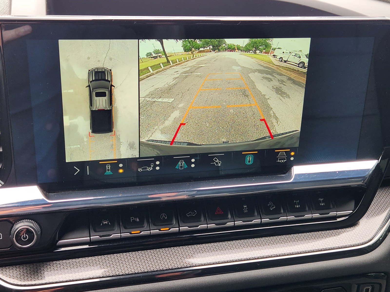 Used 2022 Chevrolet Silverado 1500 ZR2 w/ Technology Package AWD/4WD image 8