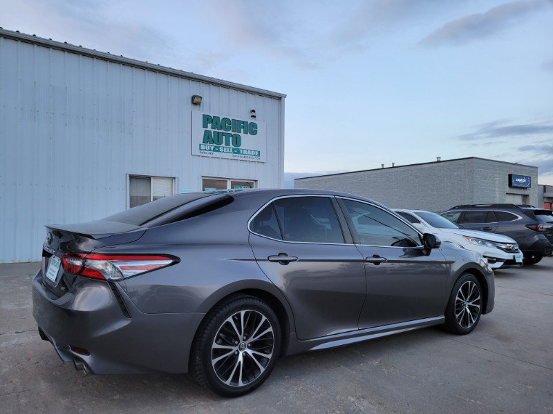 Used 2018 Toyota Camry SE FWD image 8