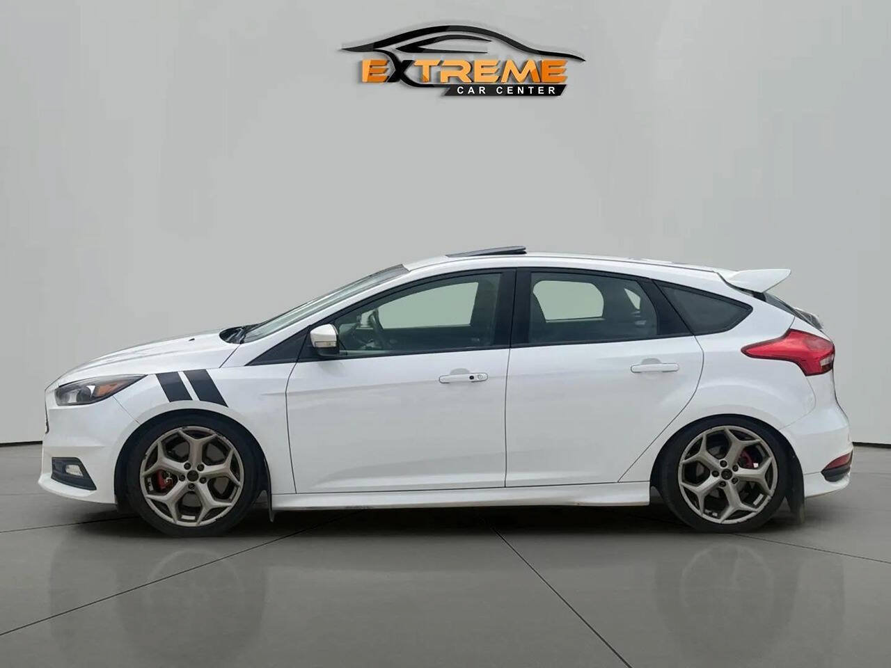 Used 2016 Ford Focus ST w/ Equipment Group 401A FWD image 3