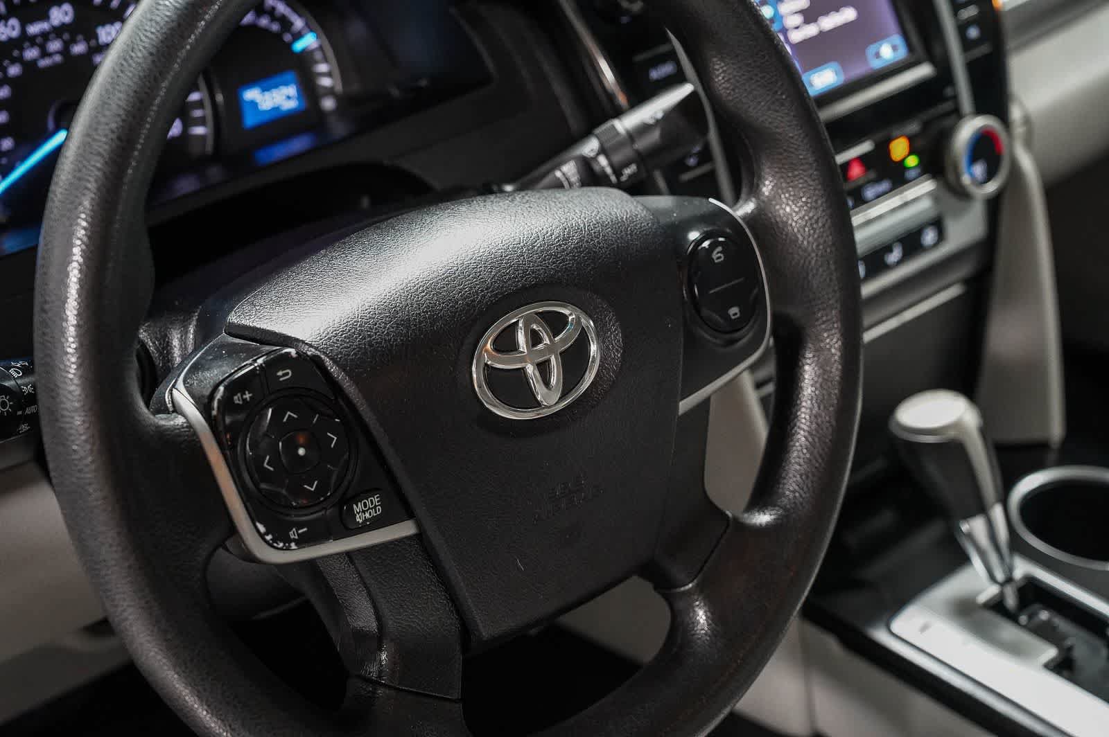 Used 2014 Toyota Camry LE FWD image 20