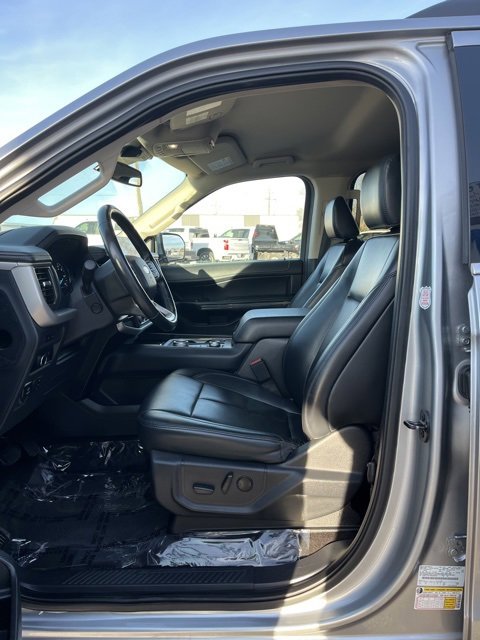 Used 2023 Ford Expedition Max XLT image 32
