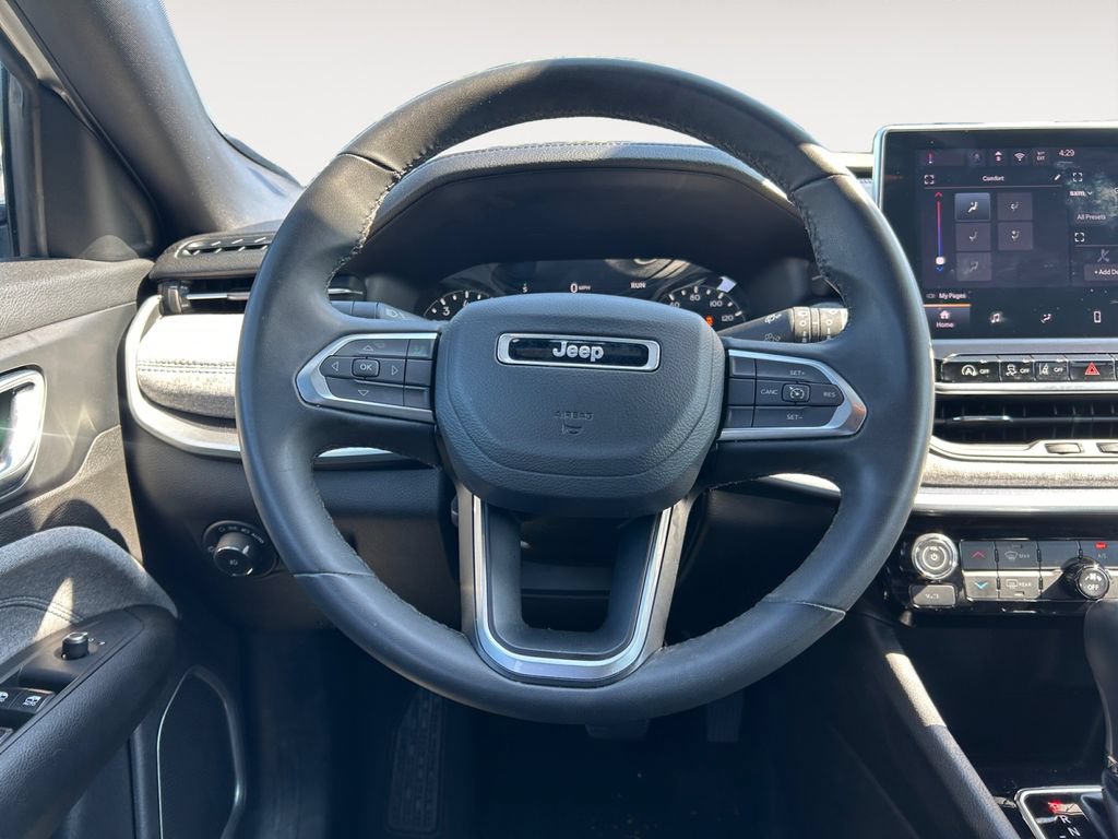 Used 2024 Jeep Compass Latitude AWD/4WD image 12