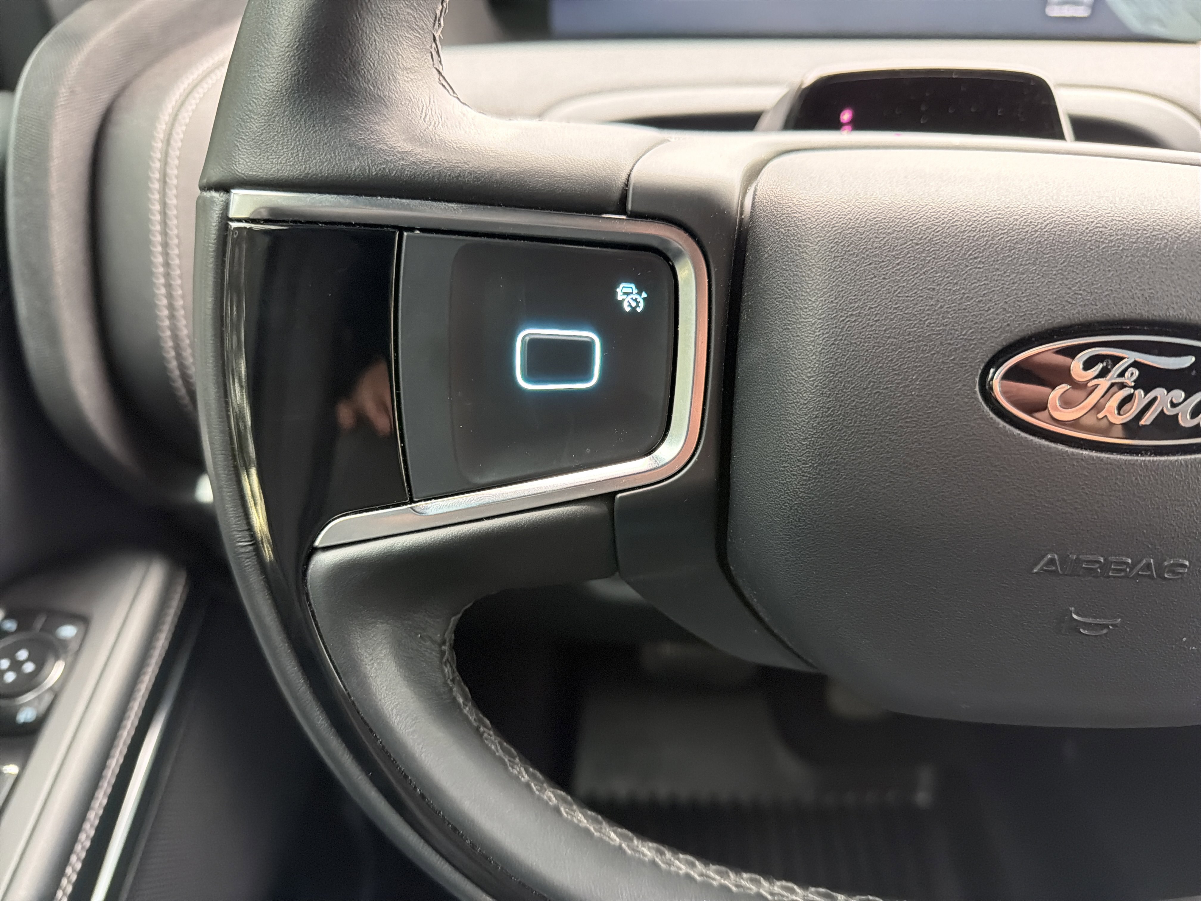 Used 2025 Ford Expedition Max Platinum w/ Stealth Appearance Package image 19