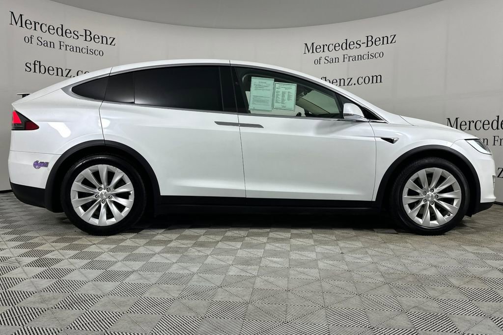 Used 2019 Tesla Model X Long Range image 3