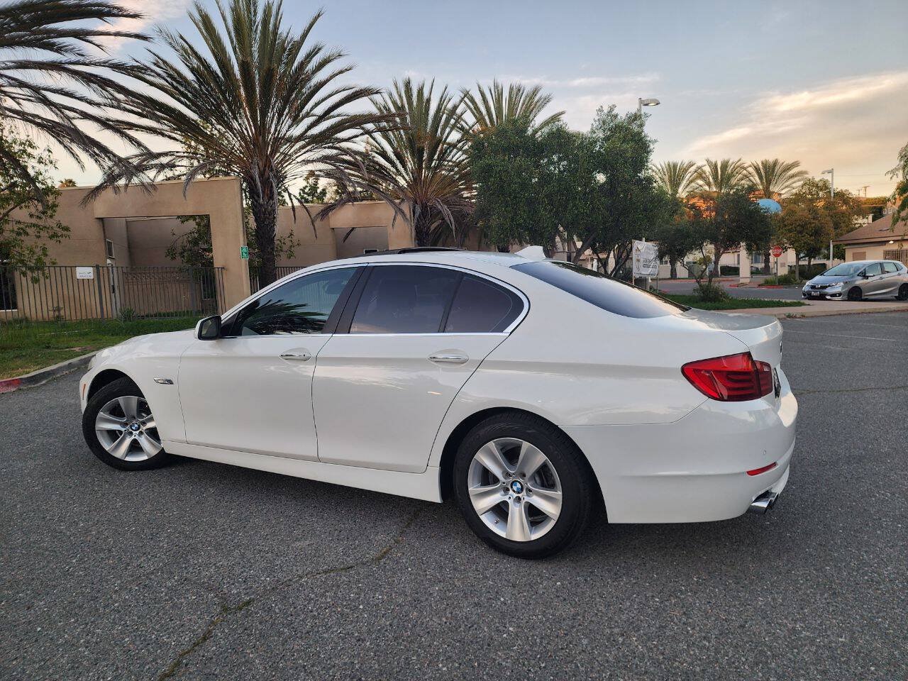 Used 2012 BMW 528i Sedan RWD image 8