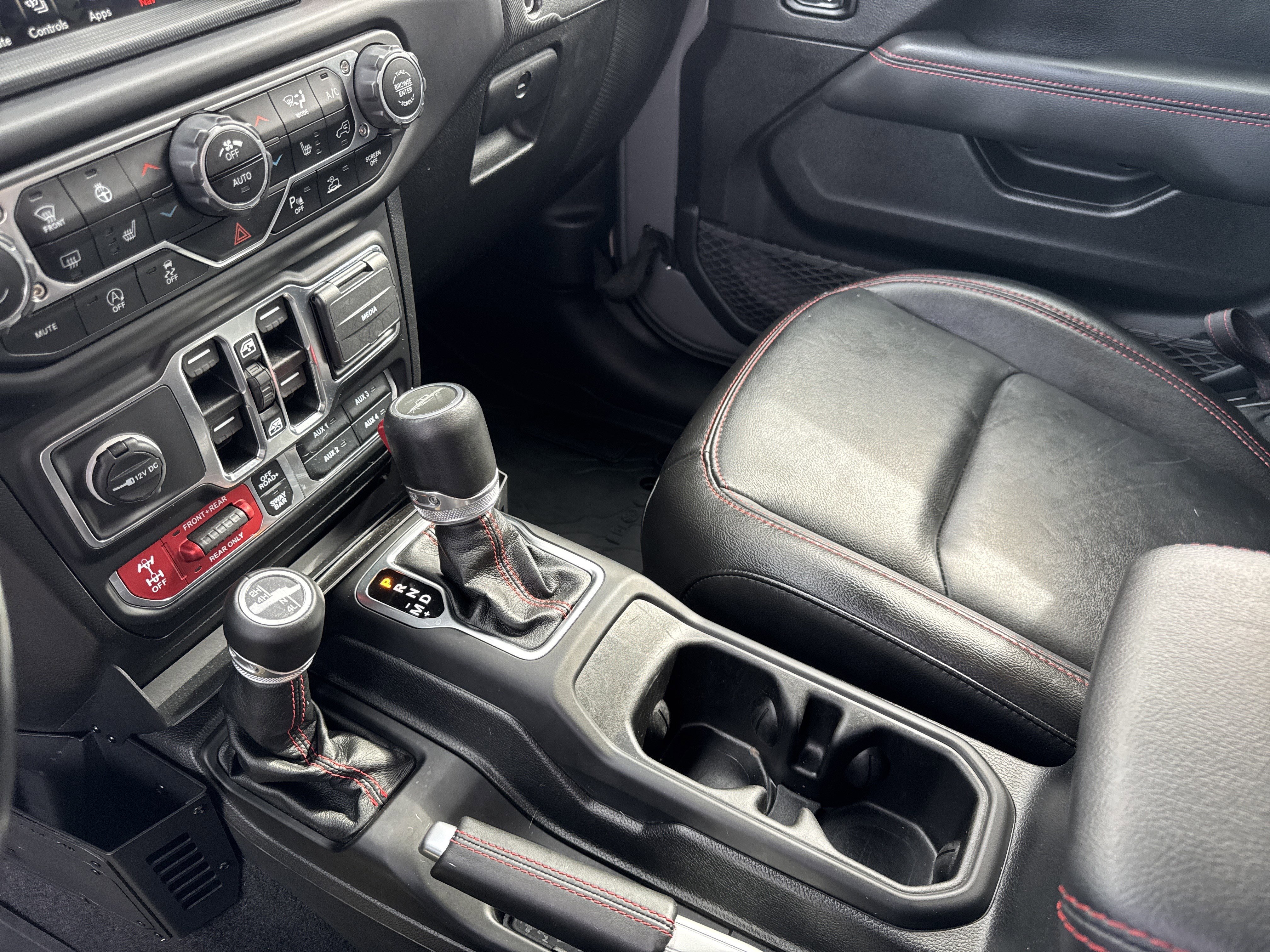 Used 2021 Jeep Gladiator Rubicon AWD/4WD image 31