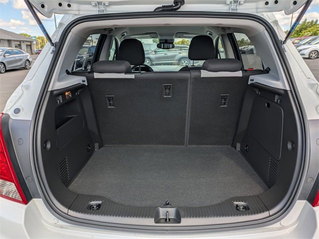 Used 2022 Chevrolet Trax LS w/ Tint and Cruise Package image 20