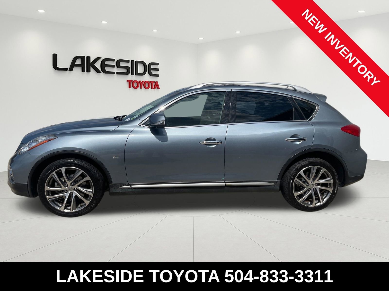 Used 2017 INFINITI QX50 2WD w/ Premium Plus Package image 2