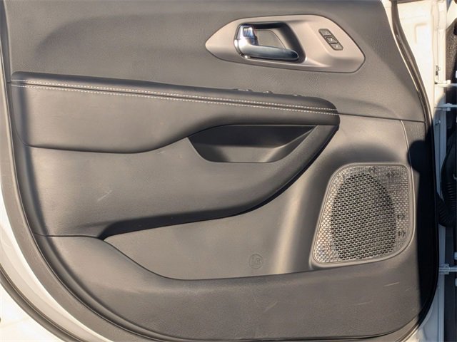 New 2026 Chrysler Pacifica Select w/ S Appearance Package image 13