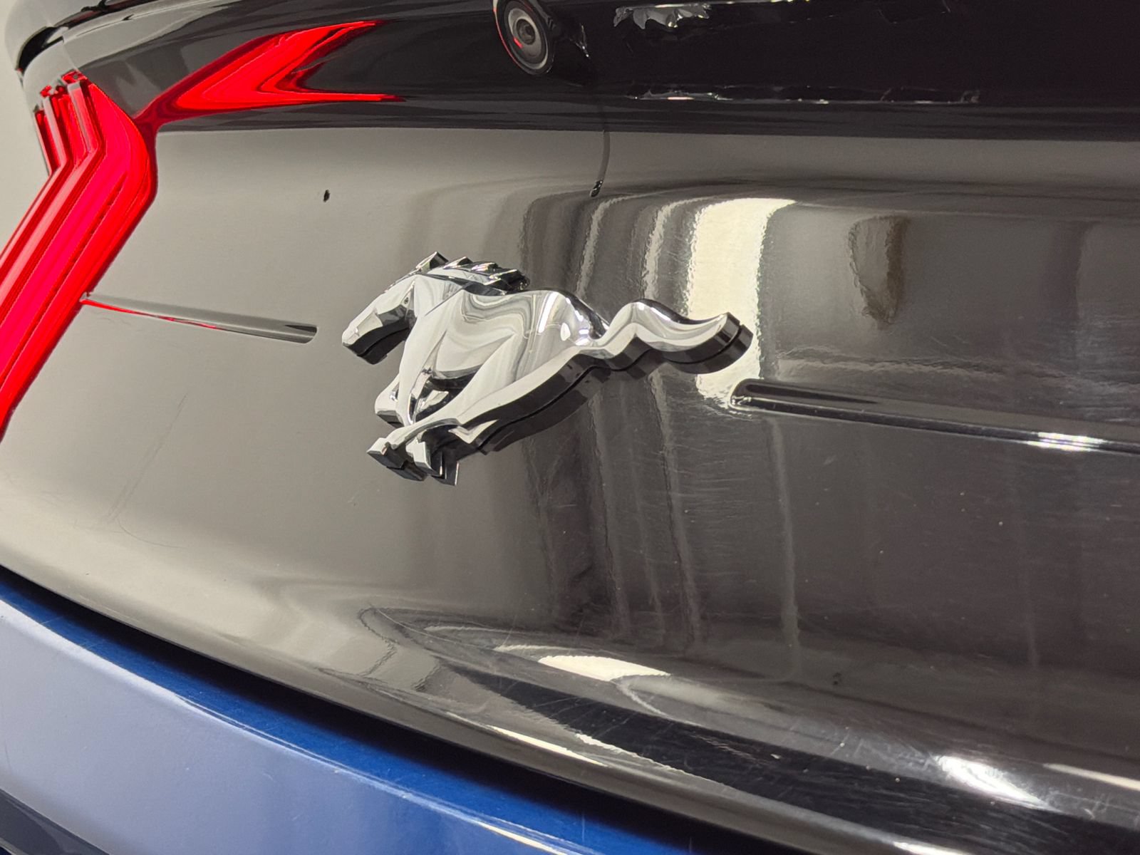 Used 2022 Ford Mustang Convertible RWD image 9