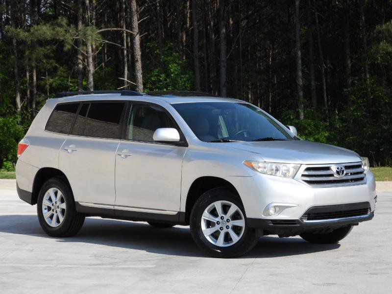 Used 2012 Toyota Highlander SE w/ Tow Pkg FWD image 11