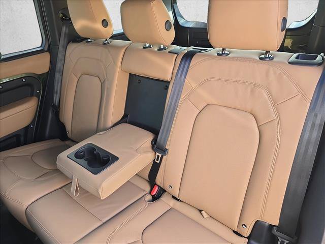 New 2026 Land Rover Defender 110 X-Dynamic SE AWD/4WD image 13