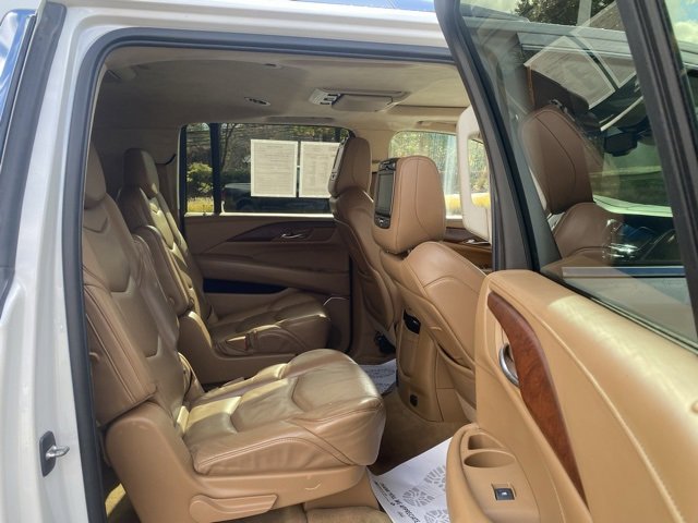 Used 2016 Cadillac Escalade ESV Platinum image 31