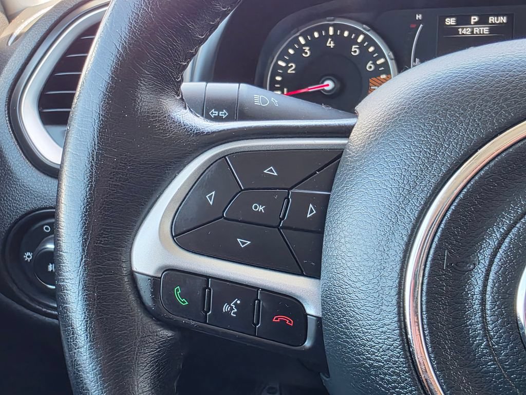 Used 2020 Jeep Renegade Latitude w/ Cold Weather Group AWD/4WD image 34