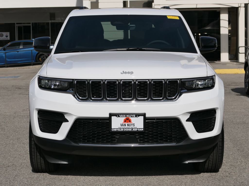 Used 2025 Jeep Grand Cherokee Laredo X image 7