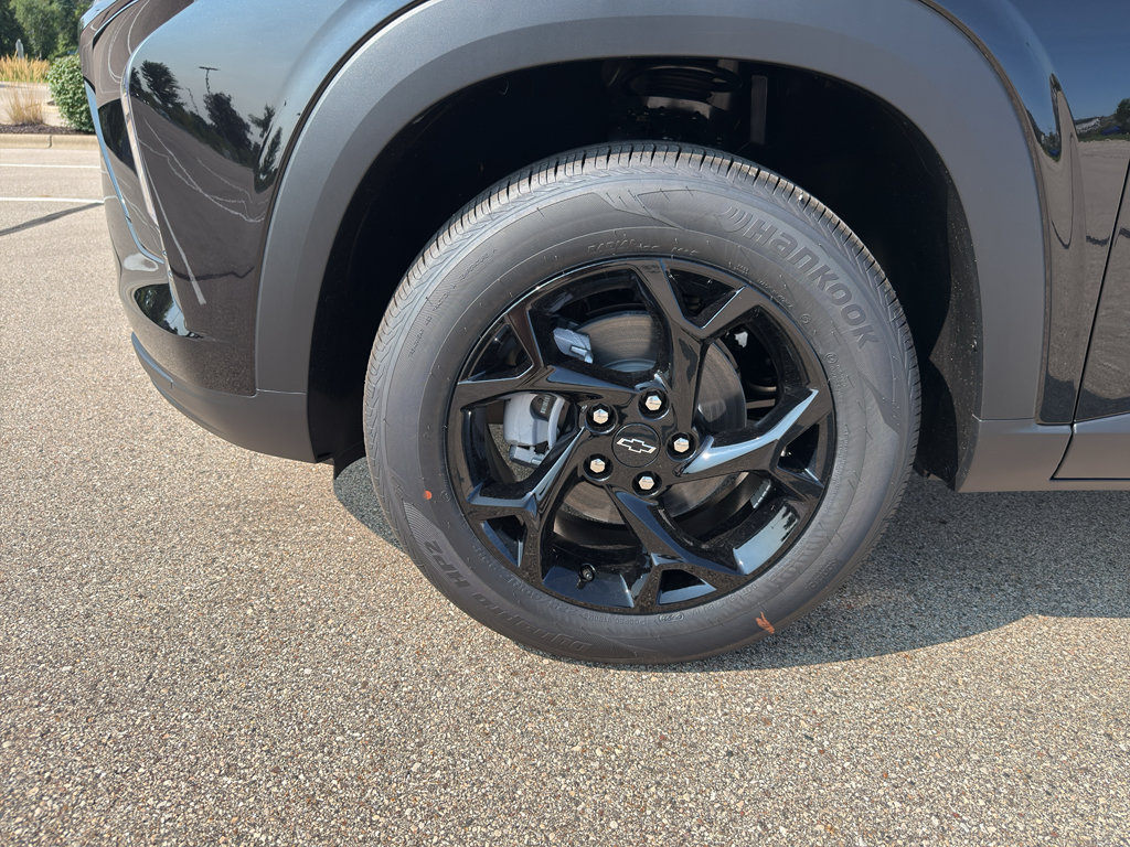 New 2026 Chevrolet Trax LT w/ Driver Confidence Package FWD image 8