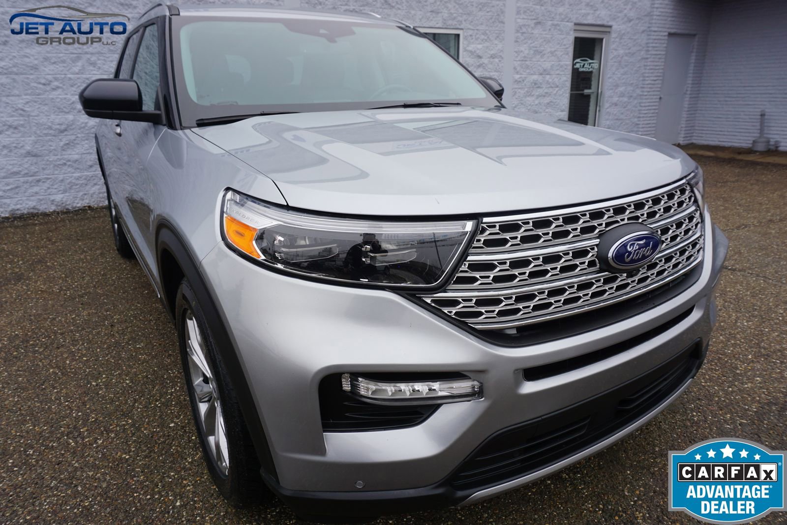 Used 2023 Ford Explorer Limited AWD/4WD image 7