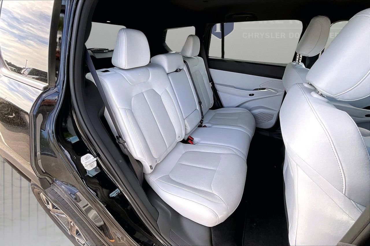 New 2026 Jeep Cherokee Laredo AWD/4WD image 20