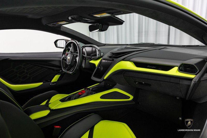 Used 2024 Lamborghini Revuelto image 55