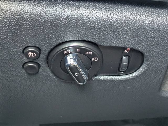 Used 2022 MINI Cooper 4-Door Hardtop w/ Storage Package FWD image 17