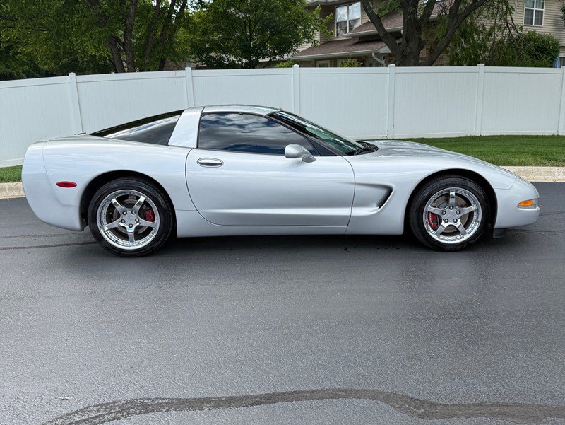 Used 2002 Chevrolet Corvette Coupe w/ Preferred Equipment Group2 RWD image 5