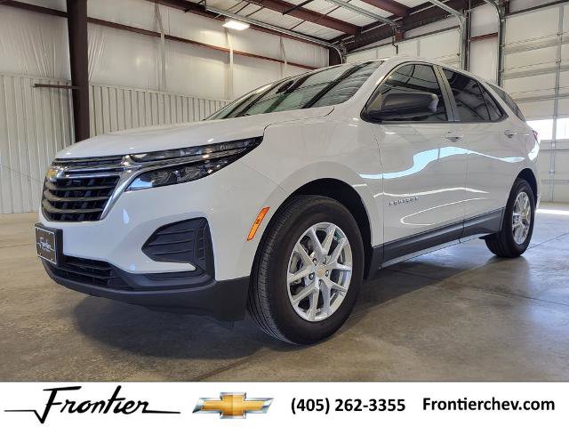 Used 2024 Chevrolet Equinox LS w/ LS Convenience Package image 2