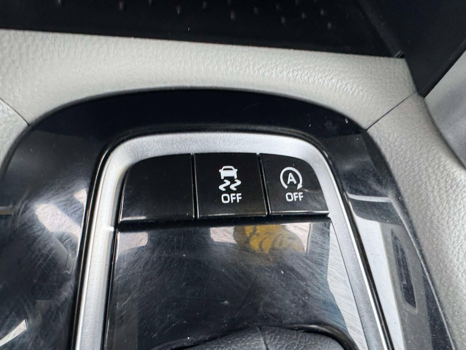 Used 2024 Toyota Corolla Cross L image 38