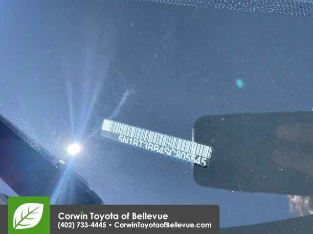 Used 2025 Nissan Rogue SV image 30