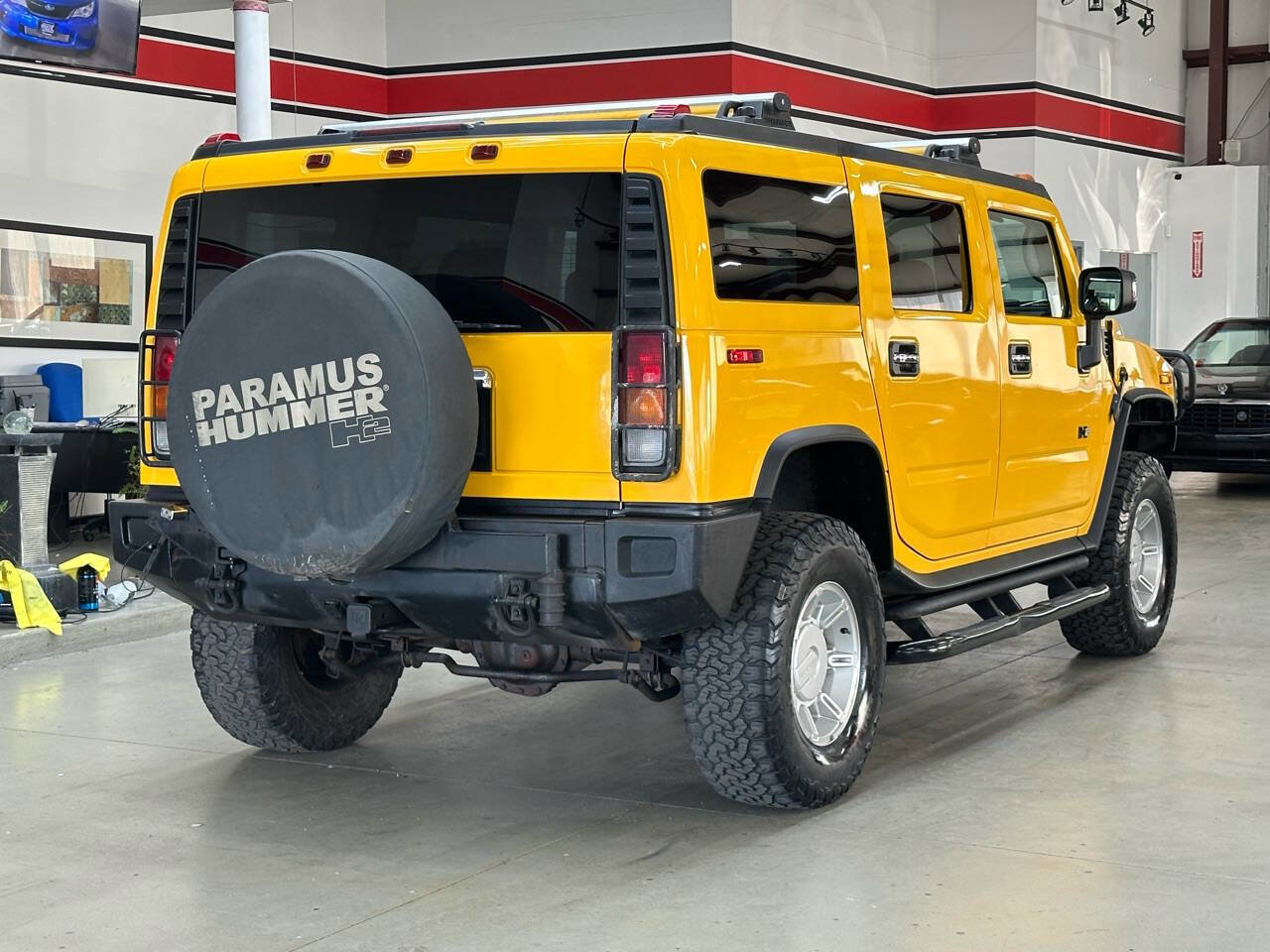 Used 2003 HUMMER H2 w/ Preferred Equipment Group image 2