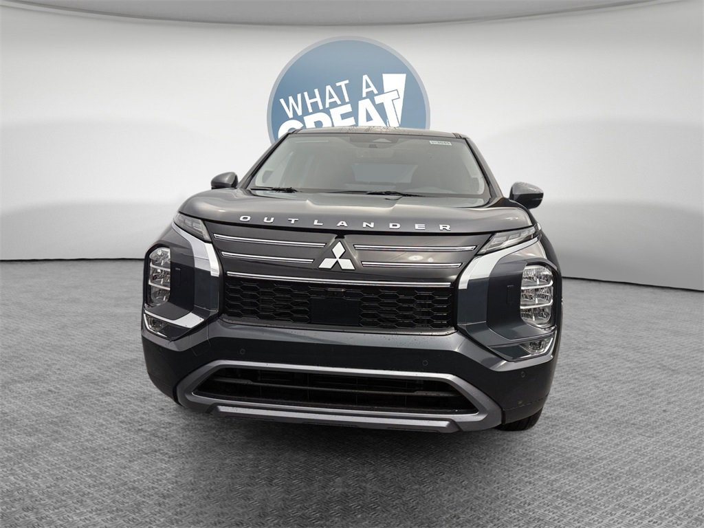 New 2025 Mitsubishi Outlander SE image 9