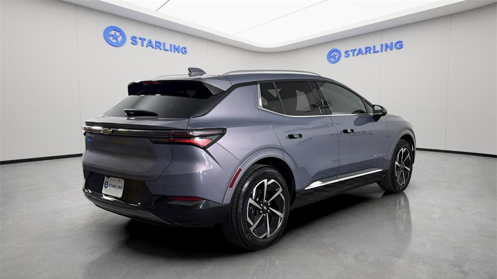 Used 2025 Chevrolet Equinox EV LT image 8