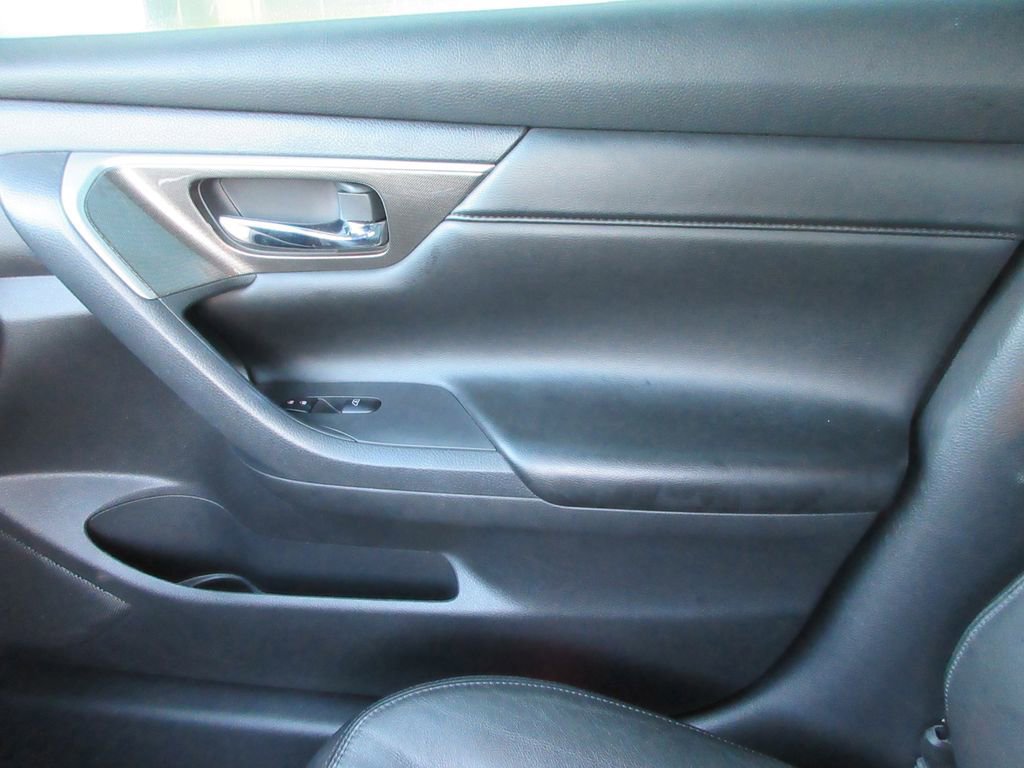Used 2014 Nissan Altima 2.5 SL w/ Technology Package FWD image 34