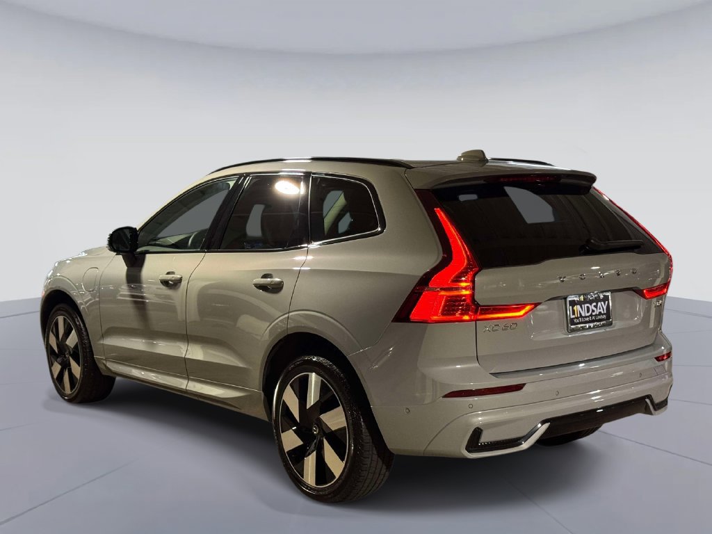 Used 2025 Volvo XC60 T8 Plus w/ Climate Package AWD/4WD image 9