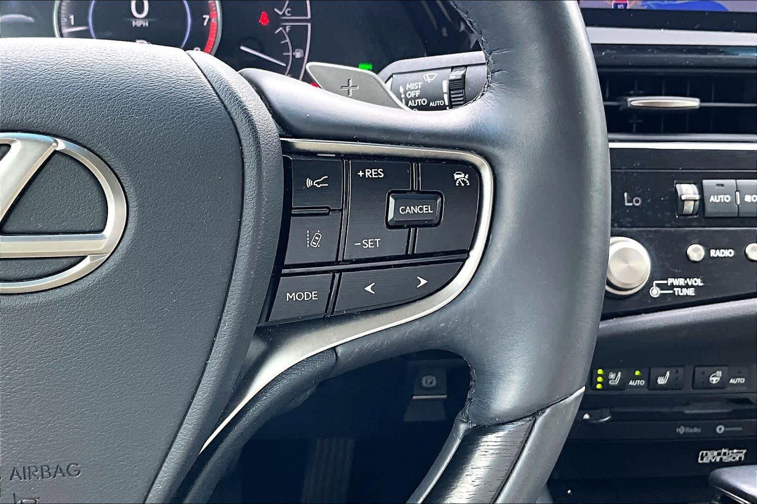Used 2022 Lexus ES 350 Ultra Luxury w/ Accessory Package 2 FWD image 25