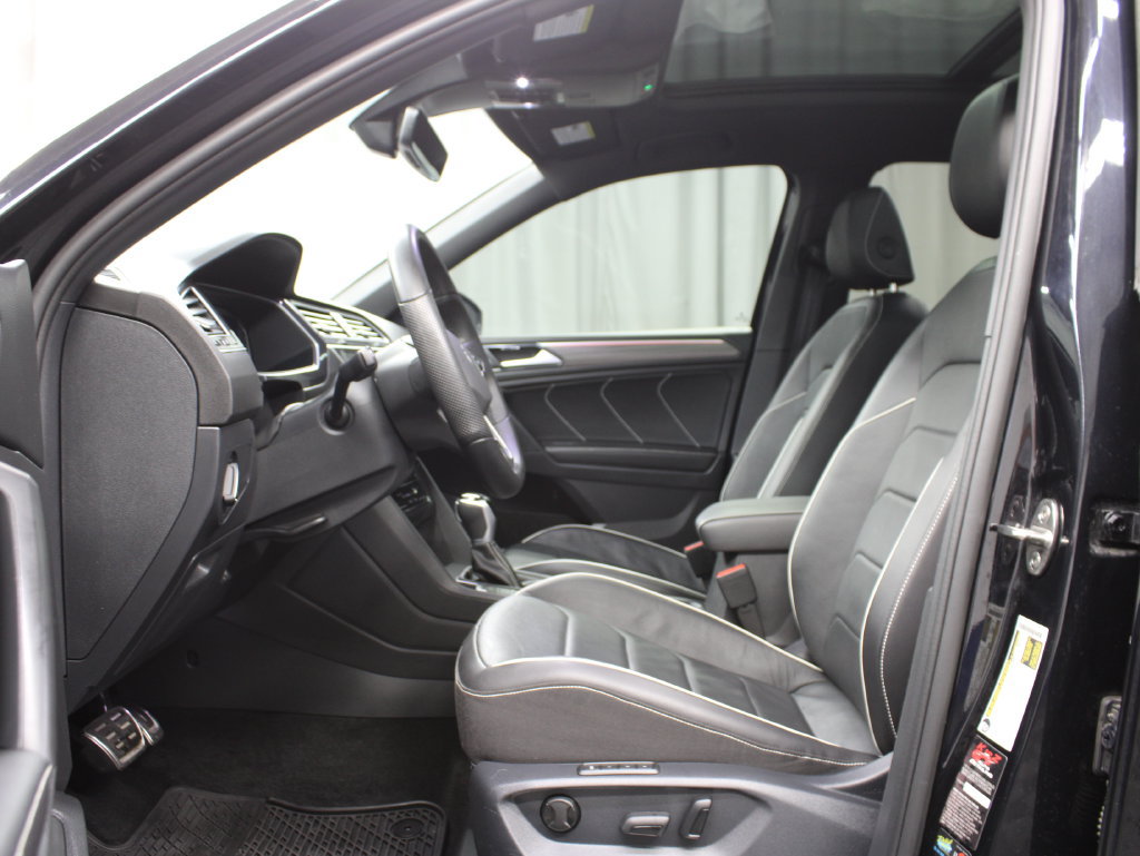 Used 2024 Volkswagen Tiguan SEL R-Line w/ MDO Package, Two-Row AWD/4WD image 15