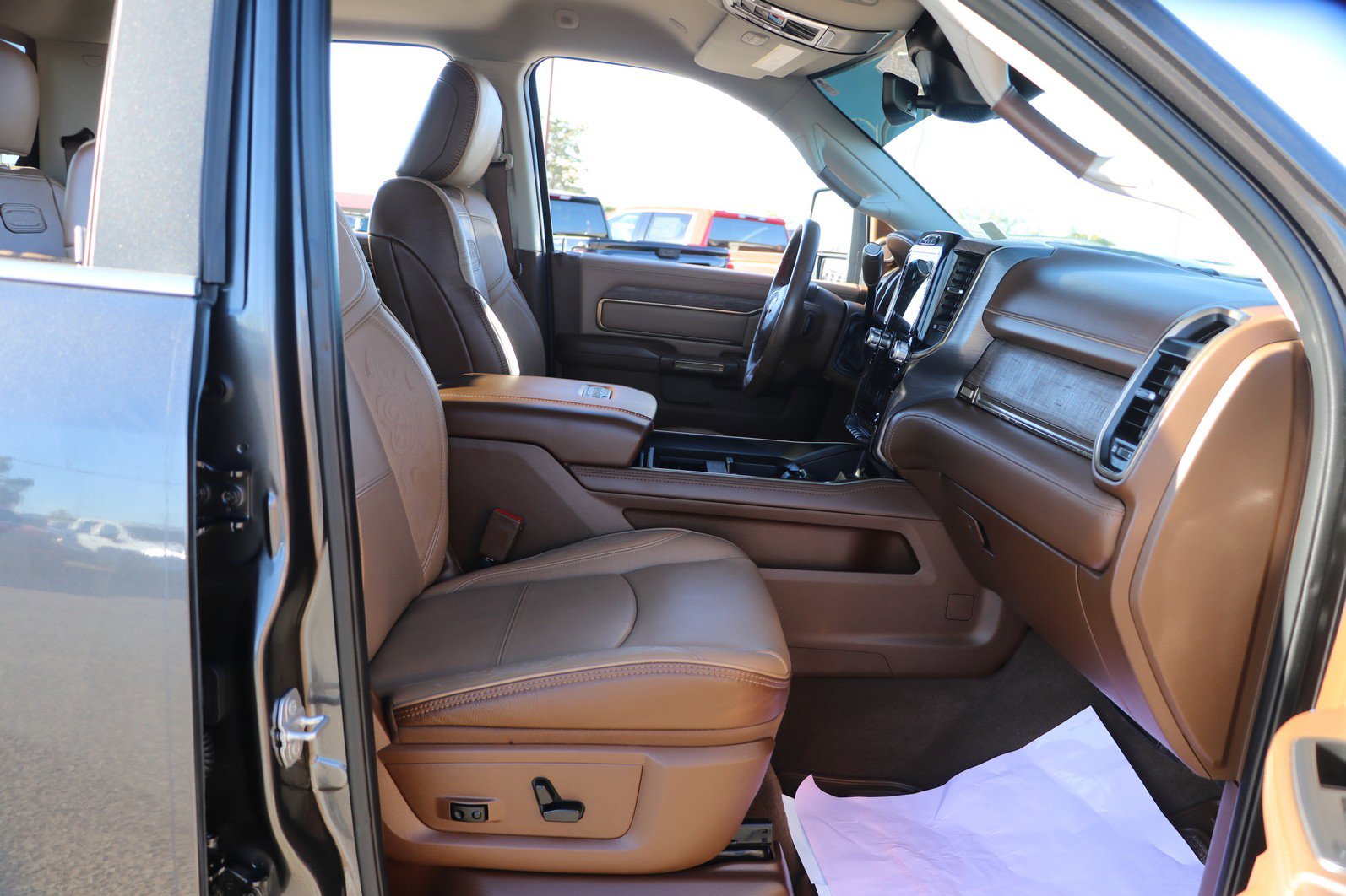 Used 2024 RAM 2500 Limited w/ Safety Group image 34