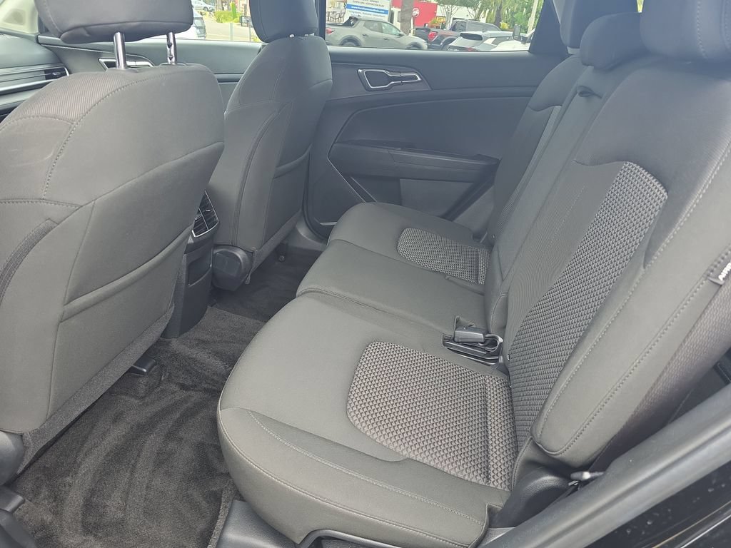 Used 2025 Kia Sportage LX FWD image 22