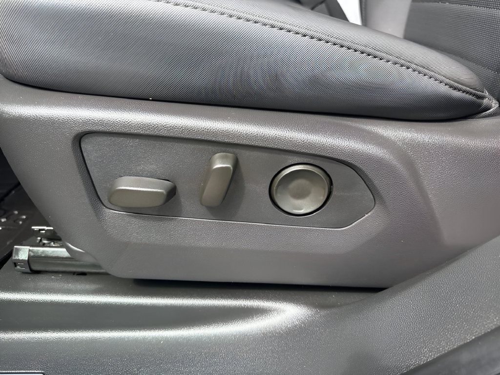 Used 2024 GMC Hummer EV 2X AWD/4WD image 11