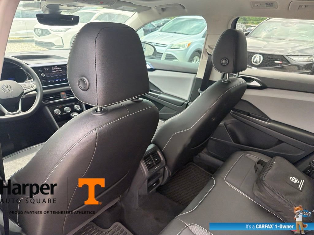 Used 2023 Volkswagen Taos SE w/ Panoramic Sunroof Package FWD image 11